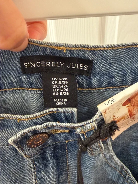 Sincerely Jules Denim Cargo Midi Skirt NWT Size 5/26 - Picture 3 of 4